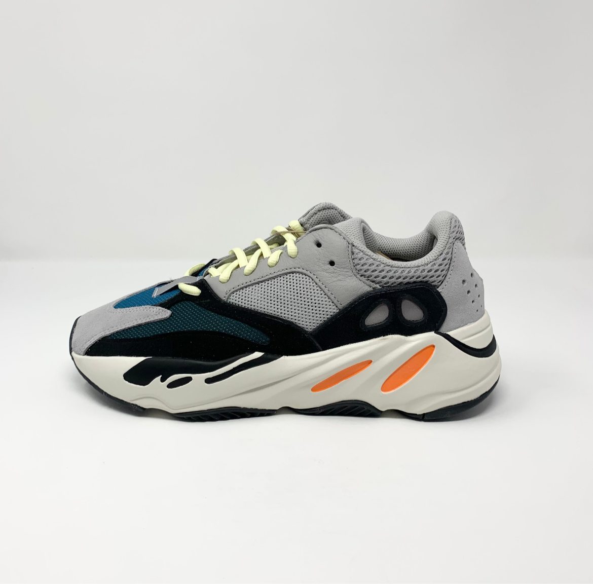 Yeezy Boost 700 “WaveRNNR” (PS)