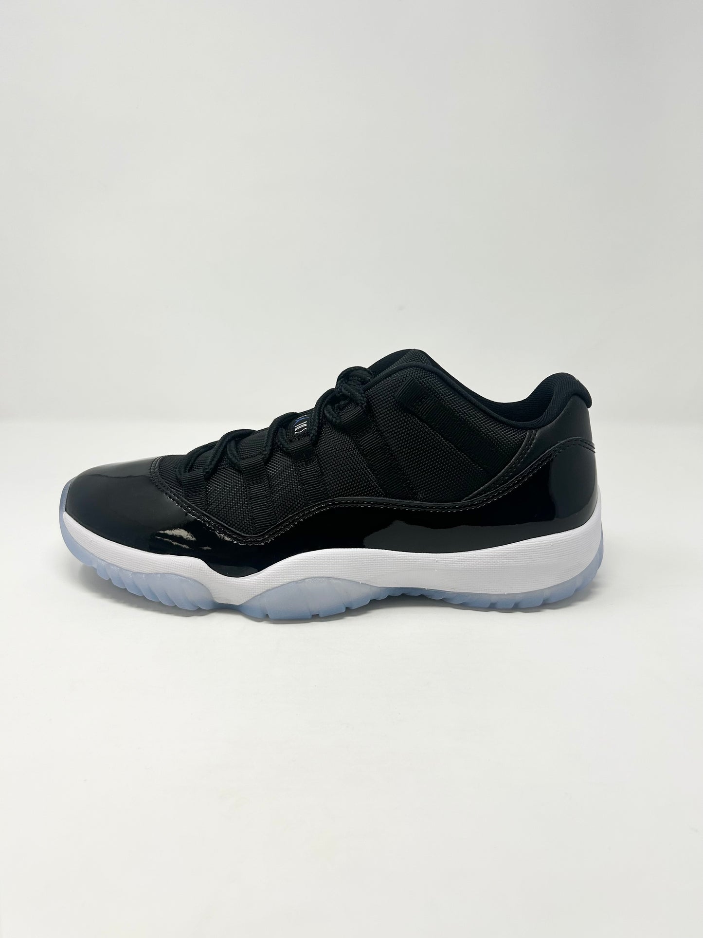 Jordan Retro 11 Low “Space Jam”
