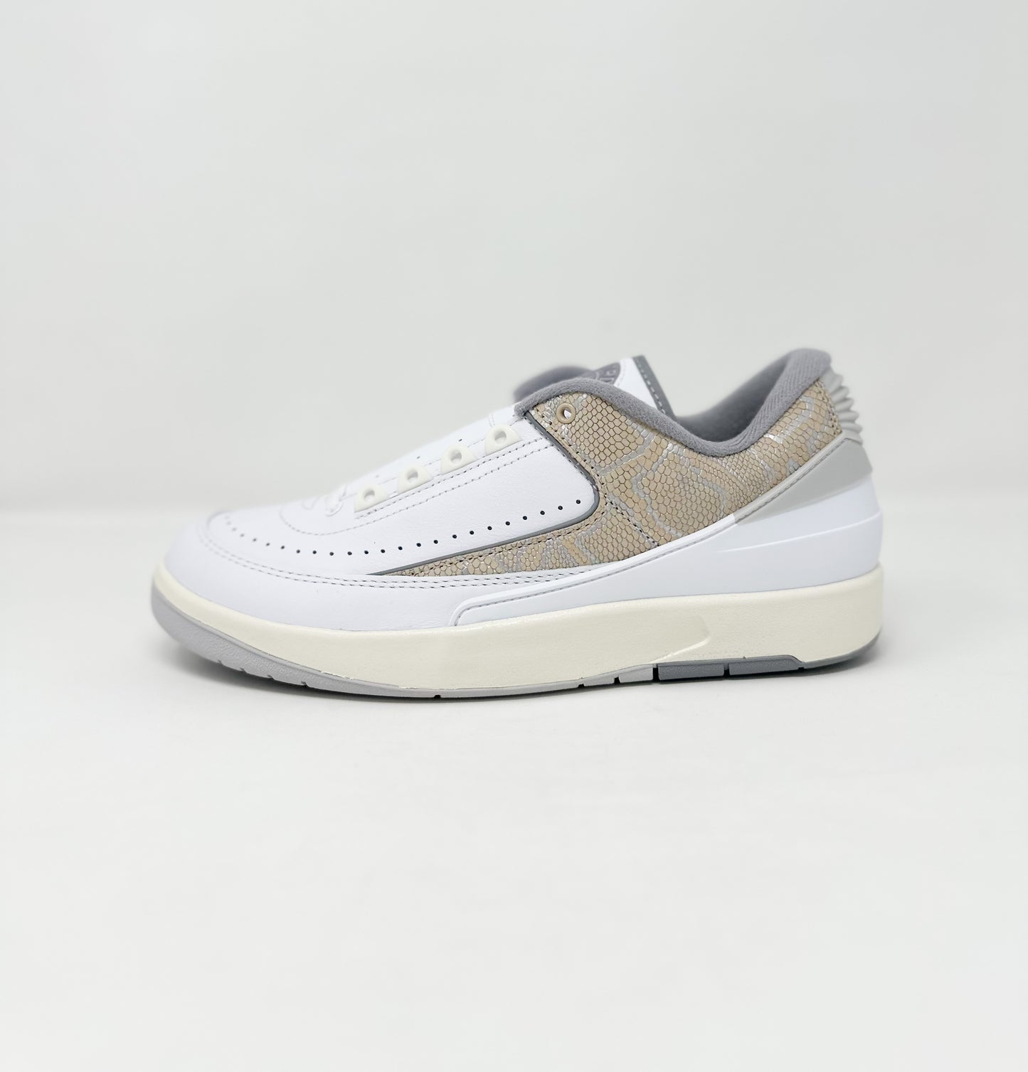 Jordan Retro 2 Low “Bone Python”