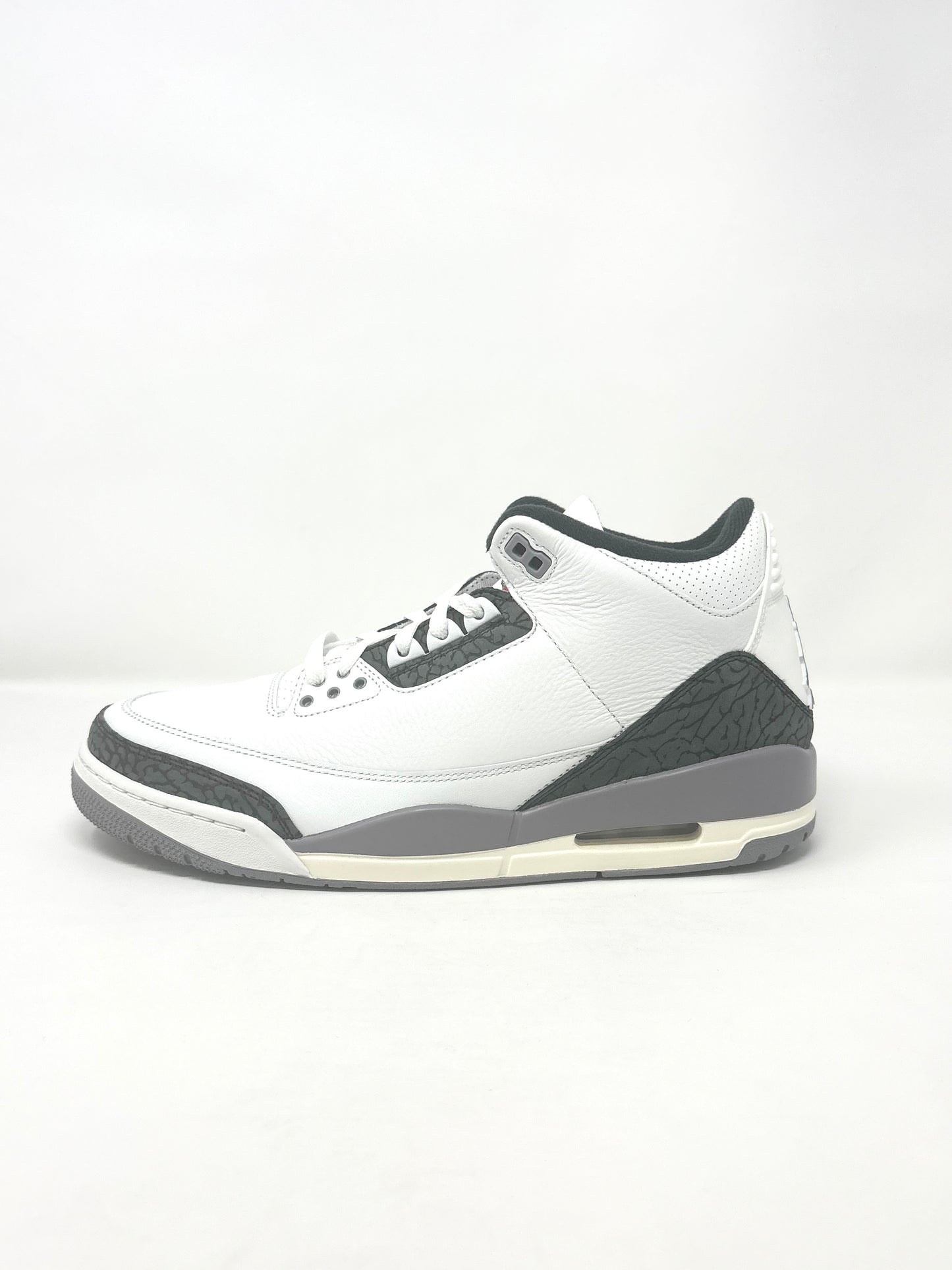 Jordan Retro 3 “Cement Grey”