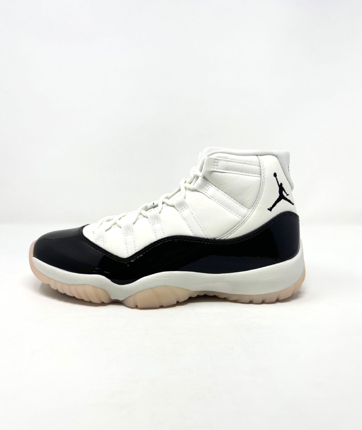 Jordan Retro 11 “Neapolitan” (W)