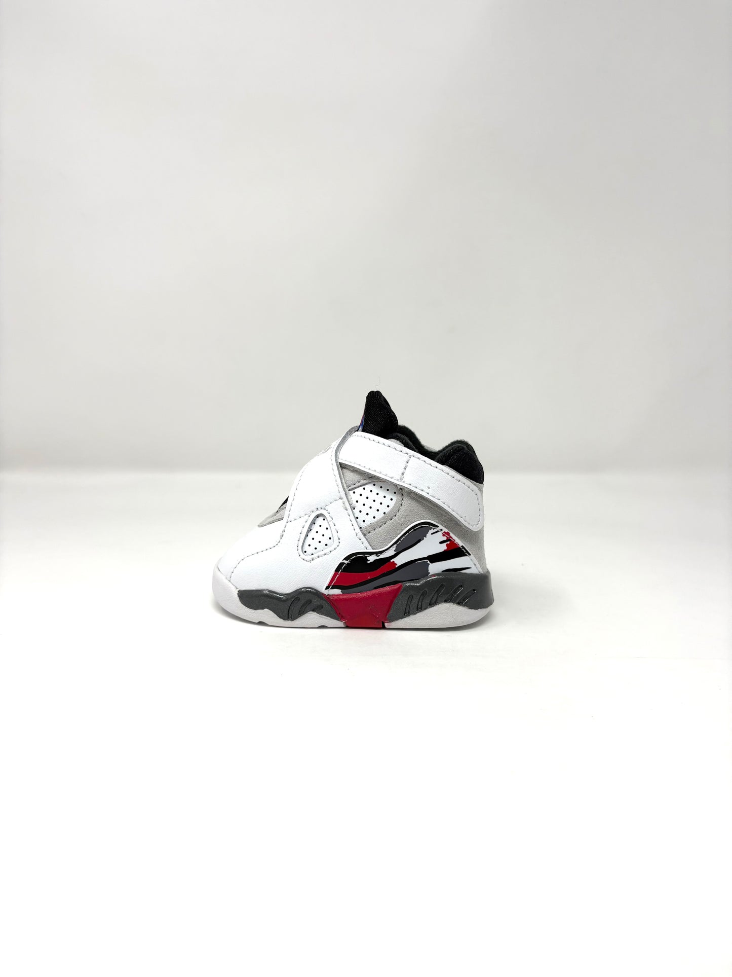 Jordan Retro 8 “Bugs Bunny” (TD)