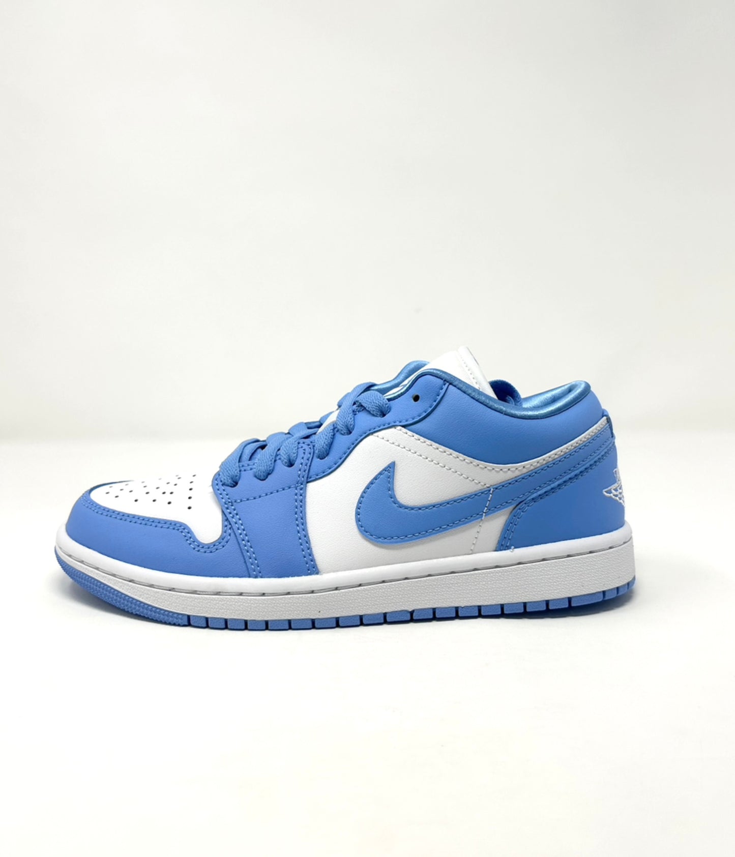 Jordan 1 Low “UNC” (W)
