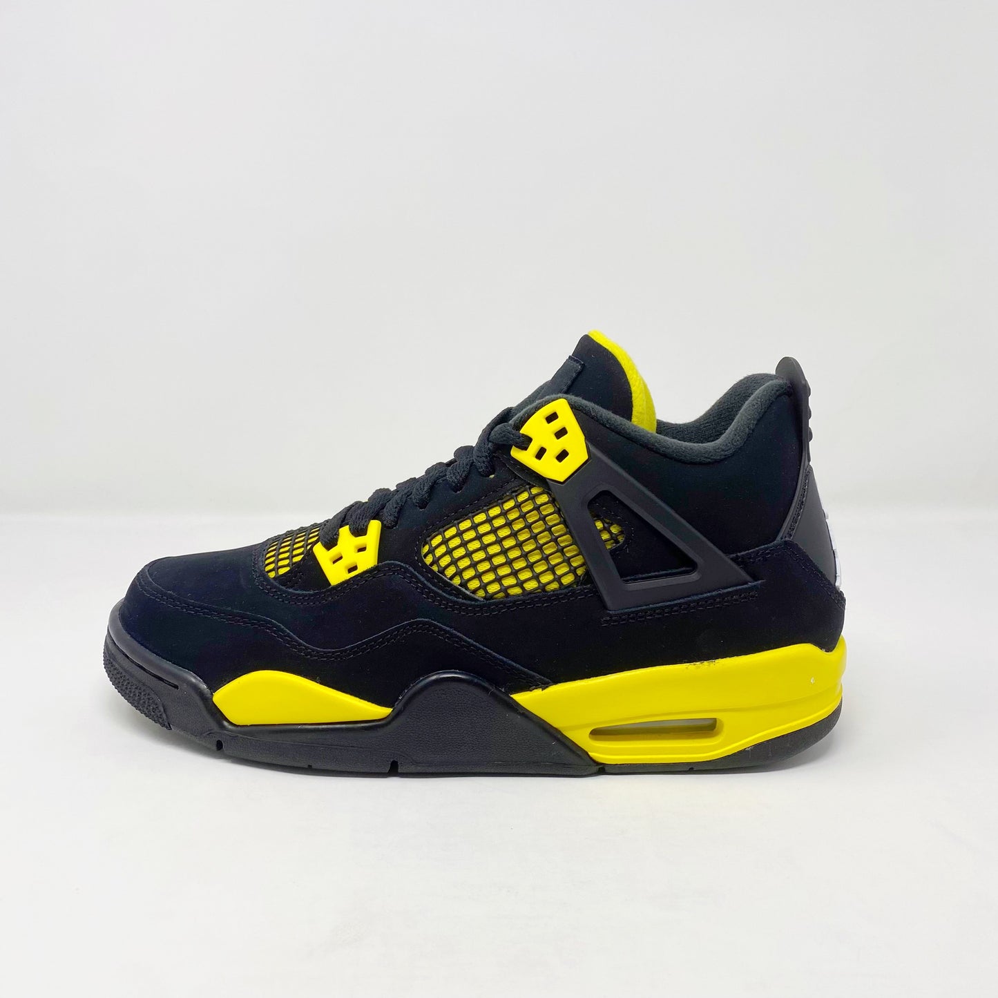 Jordan Retro 4 “Thunder” *Pre-owned*