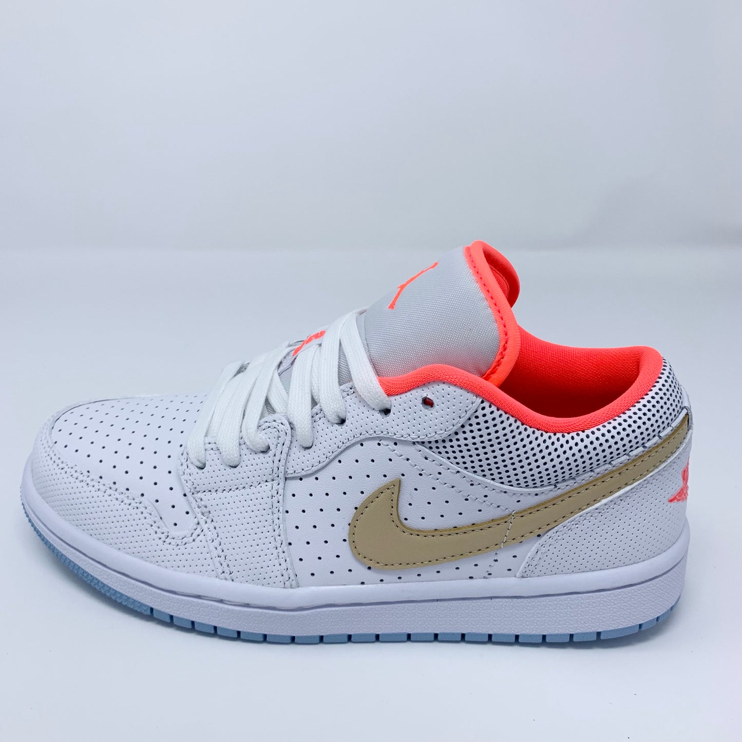 Jordan 1 Low "Sesame" (W)