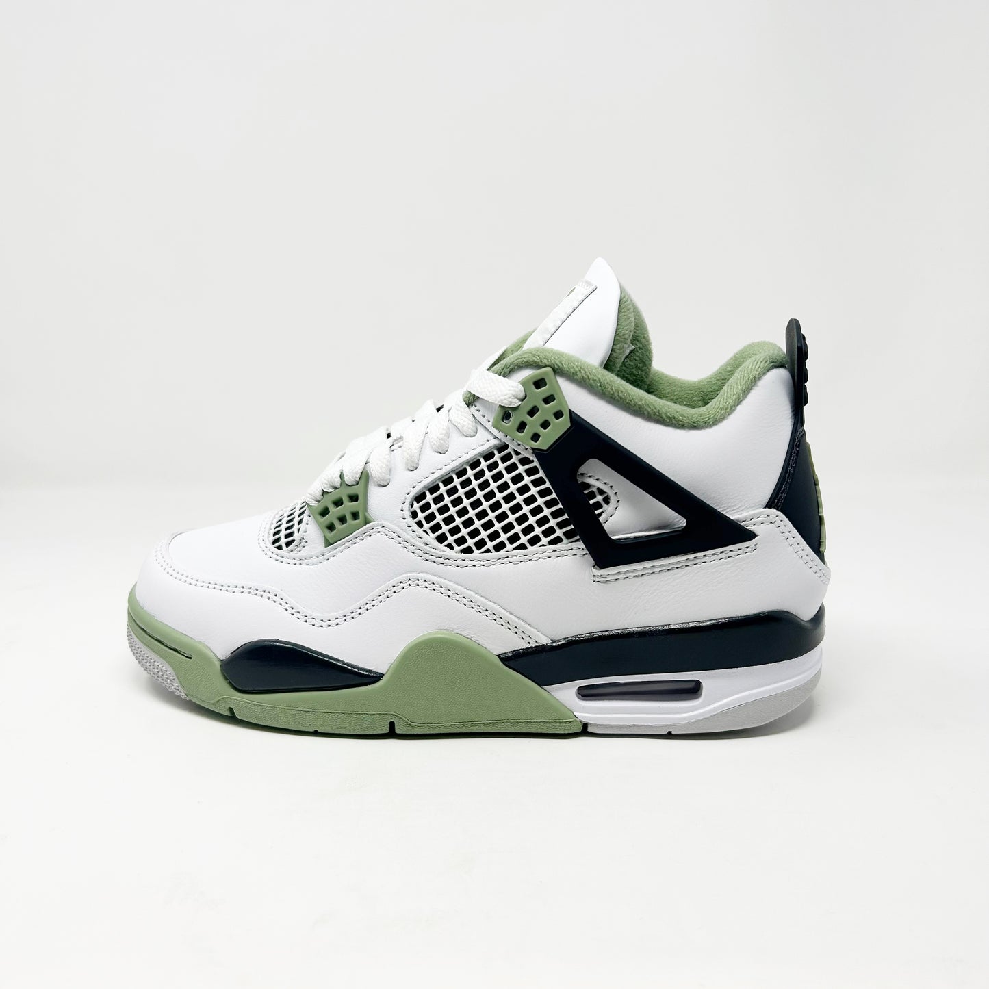 Jordan Retro 4 “Seafoam” (W)