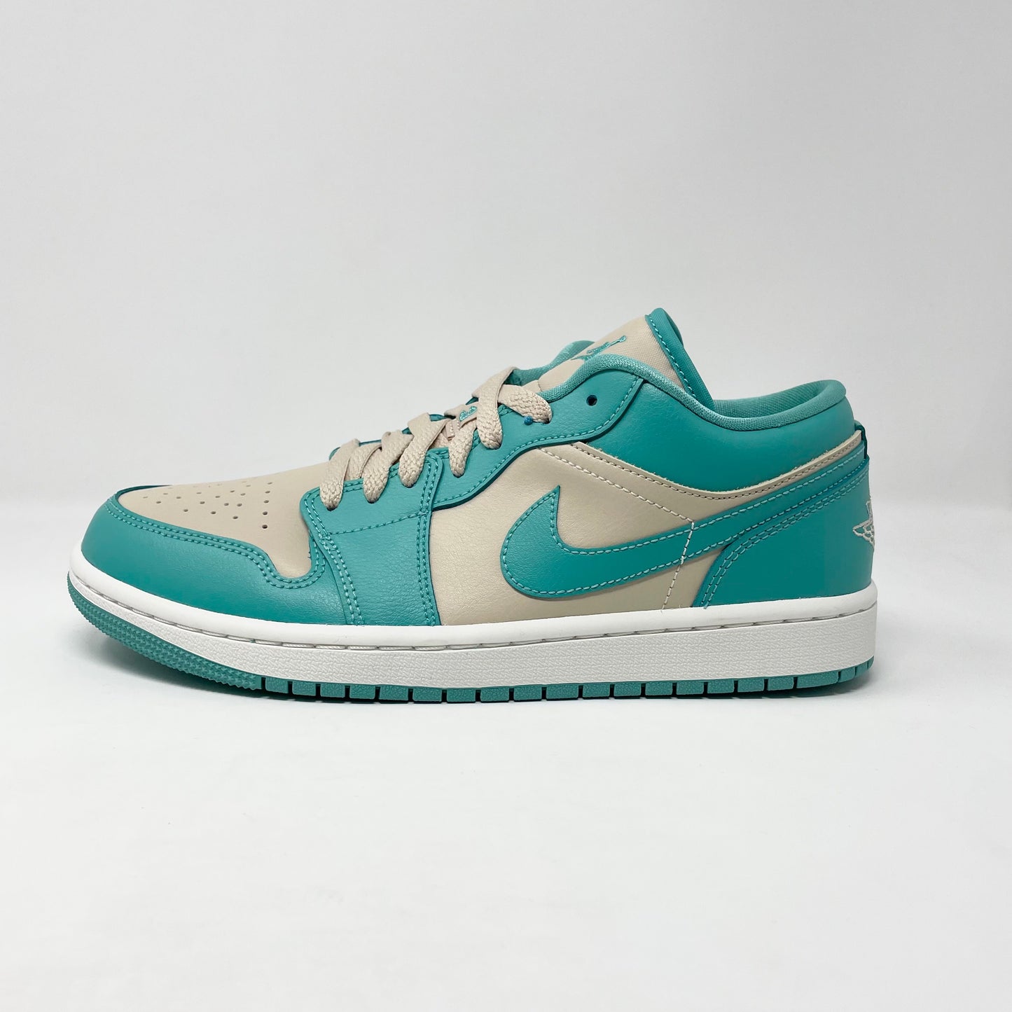 Jordan 1 Low “Tropical Teal” (W)