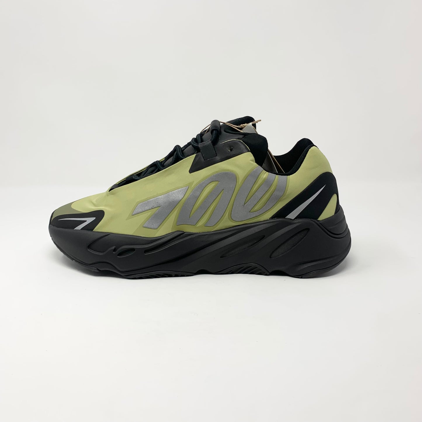 Yeezy Boost 700 MNVN “Resin”