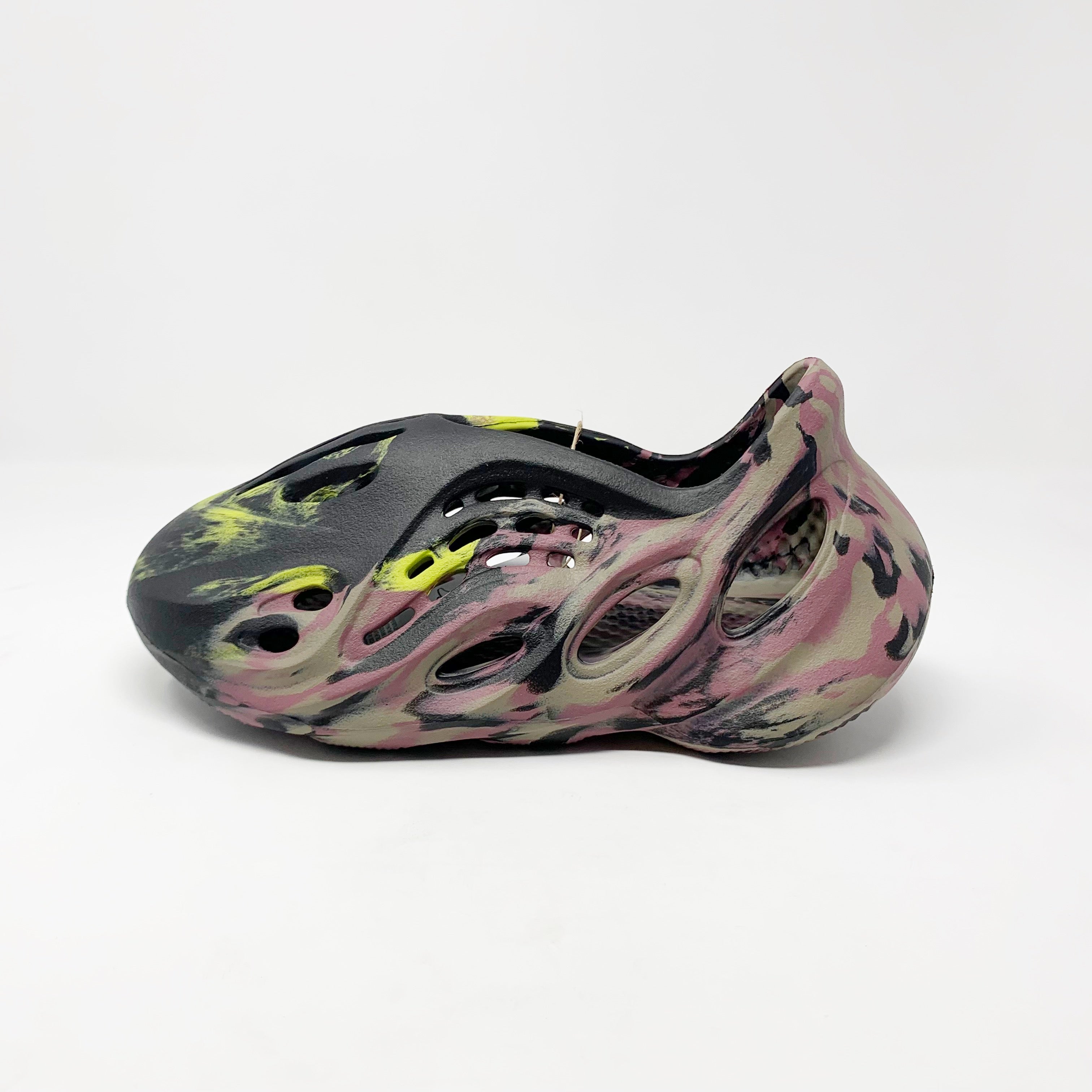 Yeezy Foam RNNR âMX Carbonâ â KeepEmLACED
