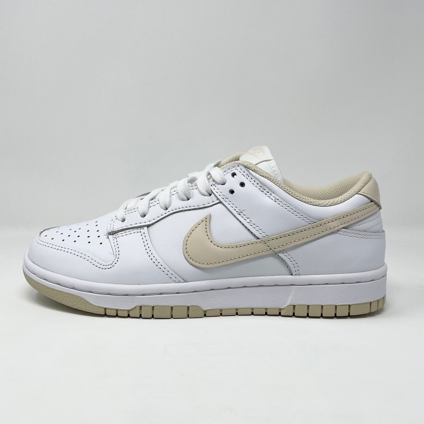 Nike Dunk Low “Pearl white” (W)