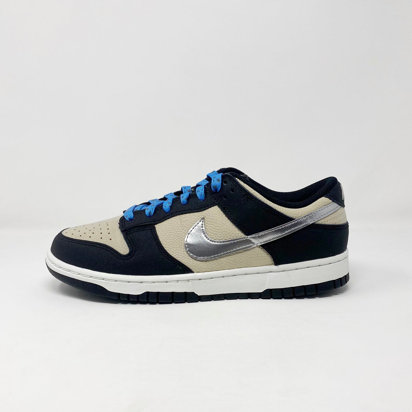 Nike Dunk Low “Stars” (W)