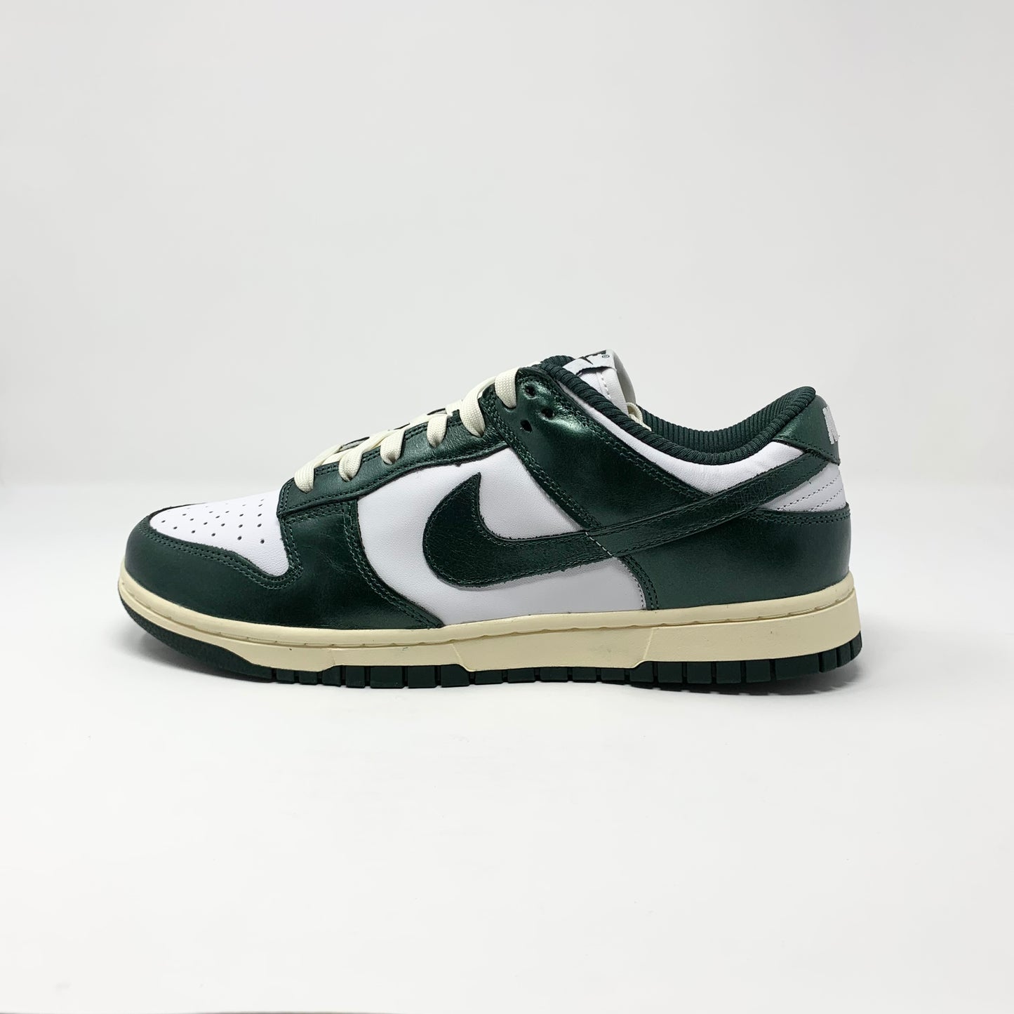 Nike Dunk Low “Vintage Green” (W)