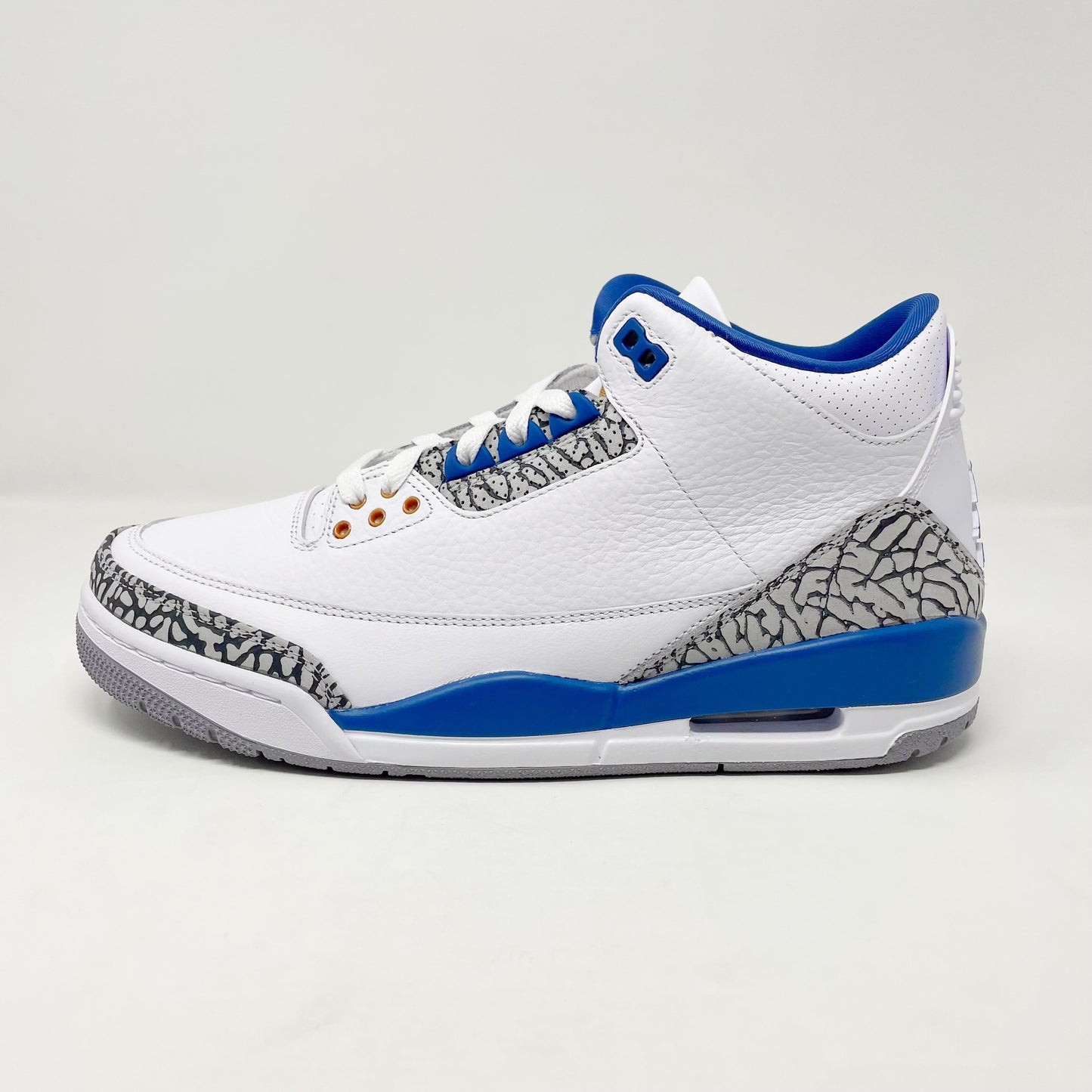 Jordan Retro 3 “Wizards”