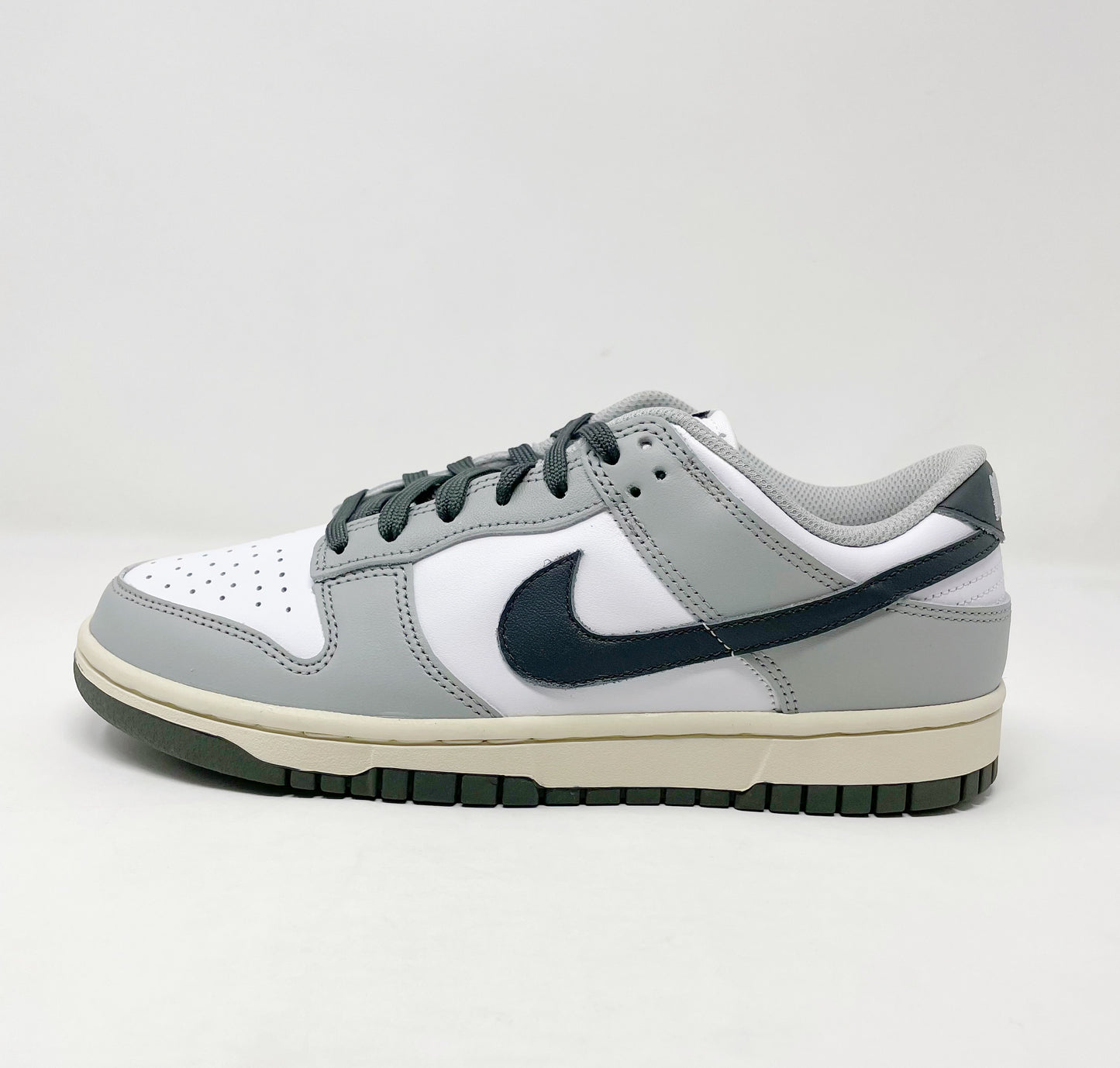 Nike Dunk Low “Vintage Grey” (W)