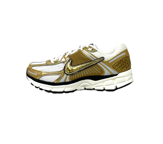 Nike Vomero 5 “ Metallic Gold” (W)