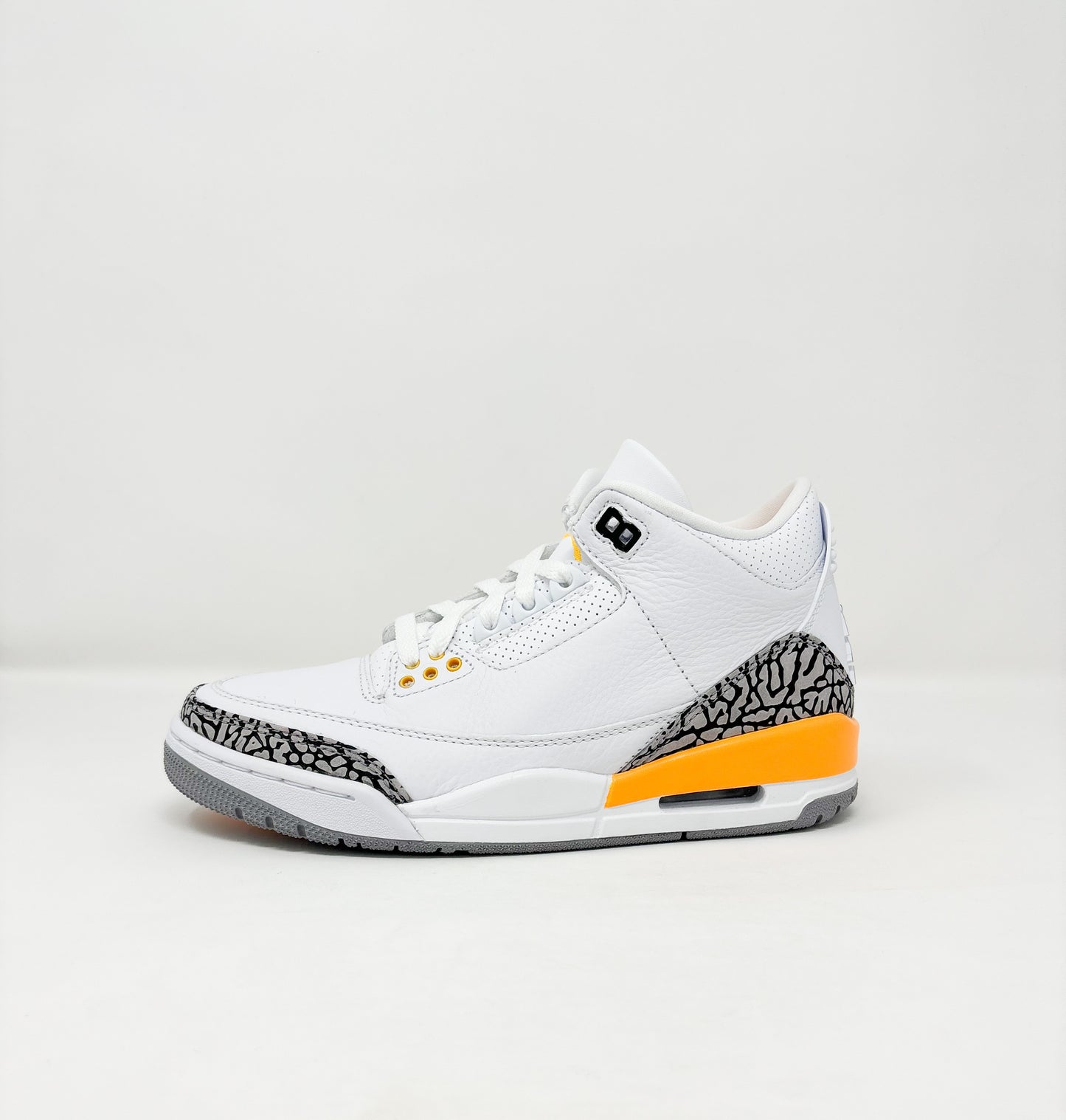 Jordan Retro 3 “Laser Orange” (W)