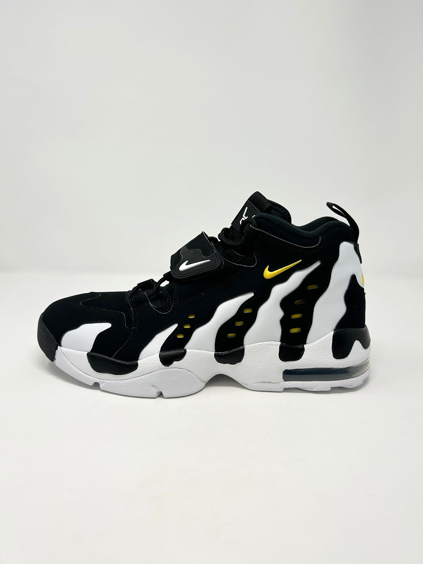 Nike Air Diamond Turf “Black White”