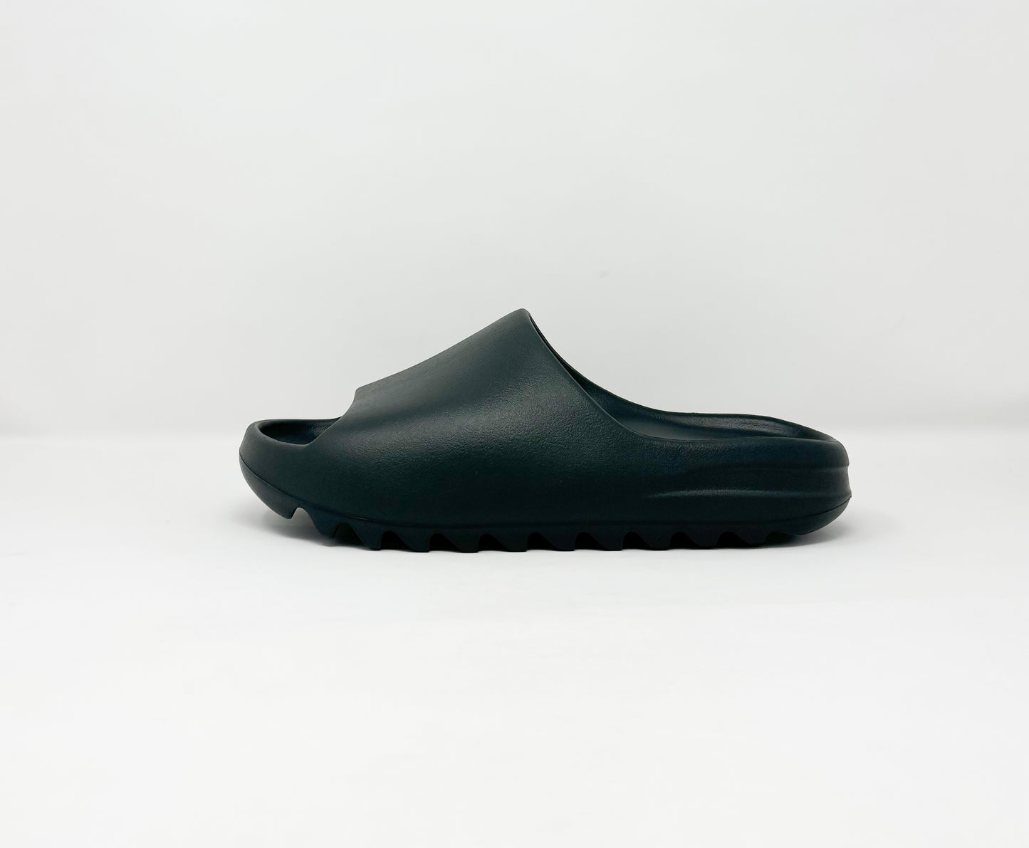 Yeezy Slide “Dark Onyx”