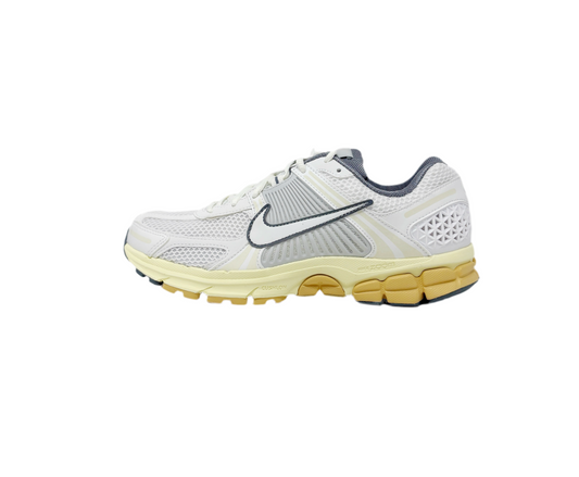 Nike Vomero “Summit White” (W)