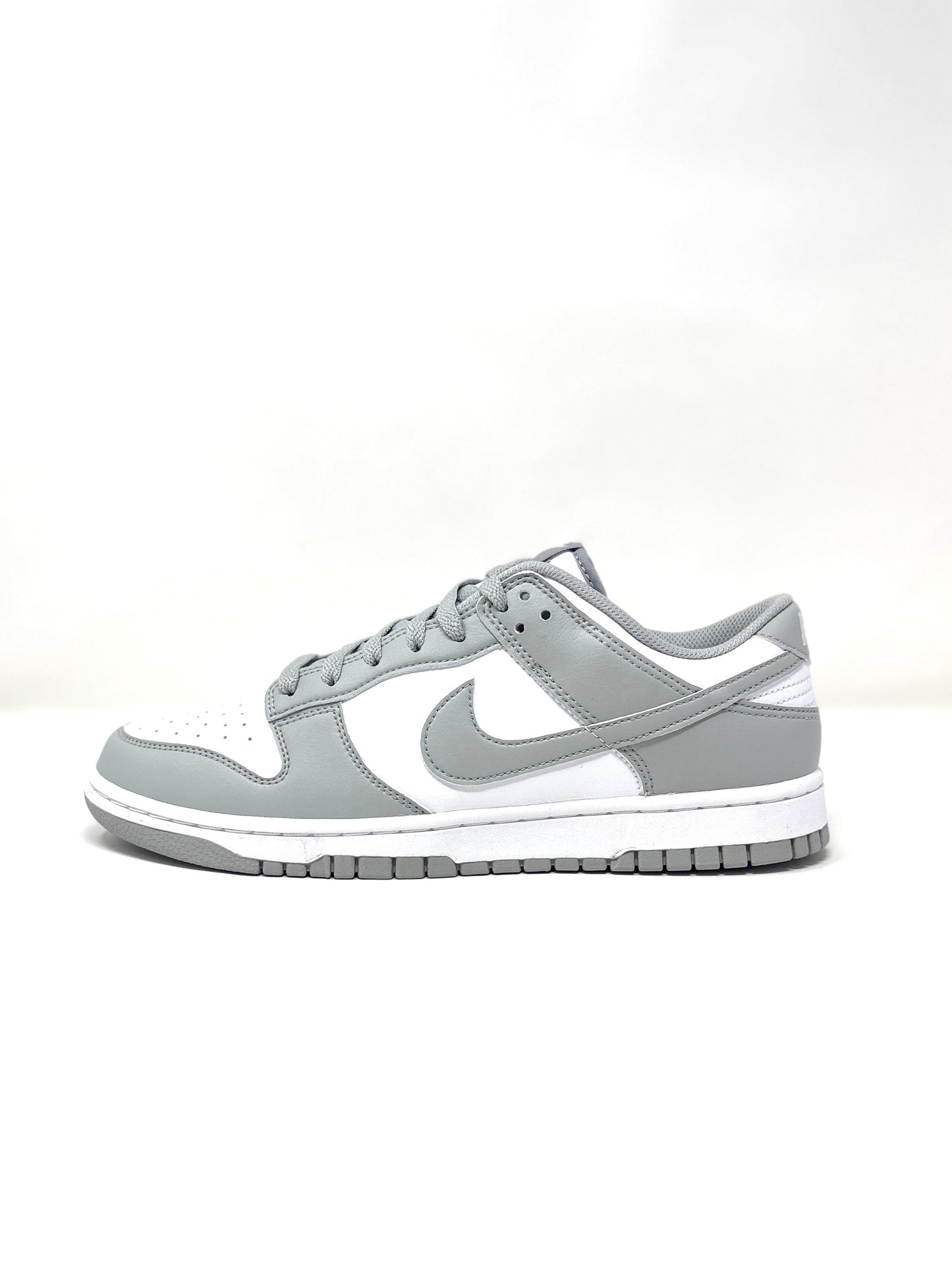 Nike Dunk Low “Light Smoke Grey”