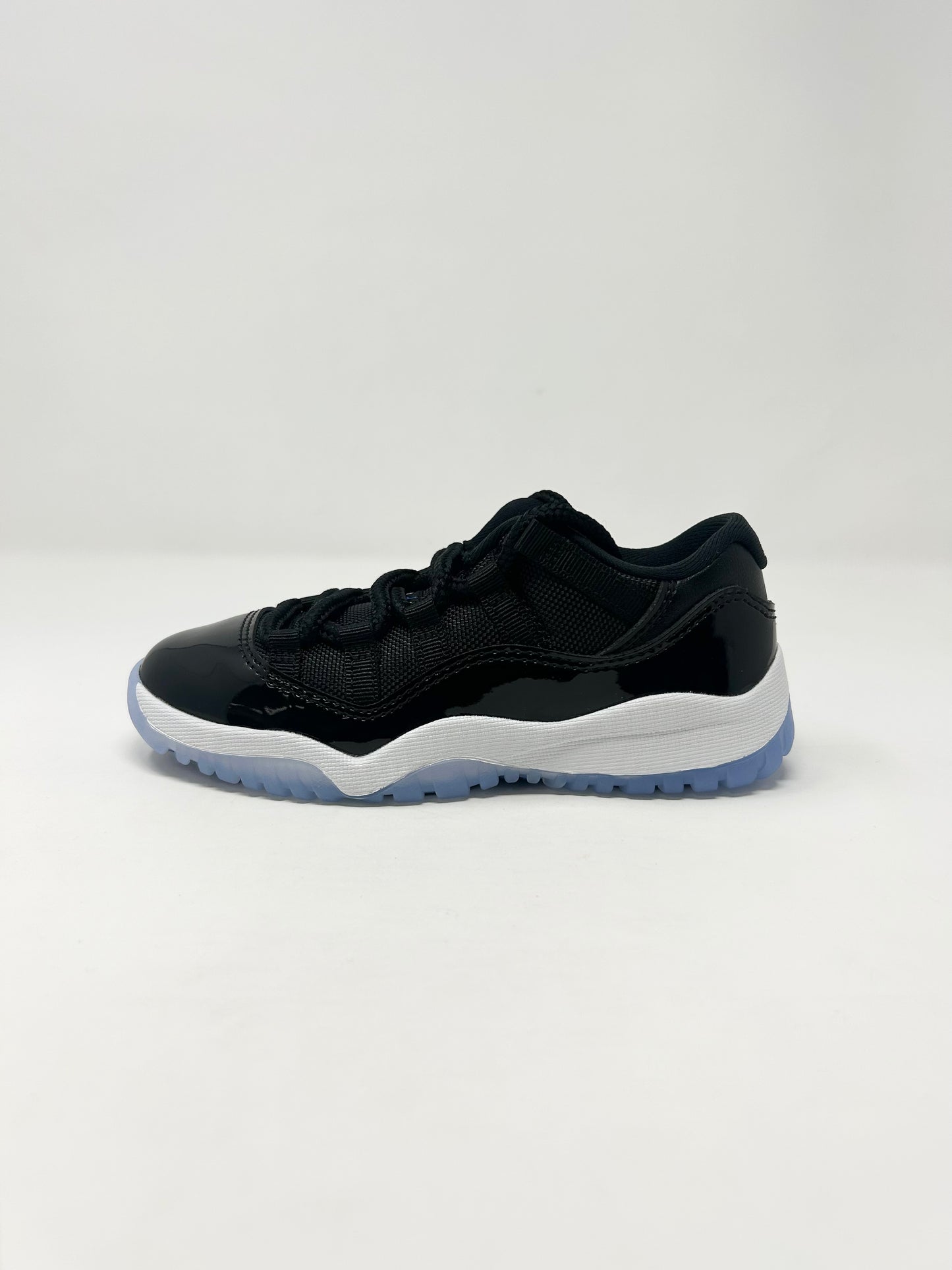 Jordan Retro 11 Low “Space Jam” (PS)