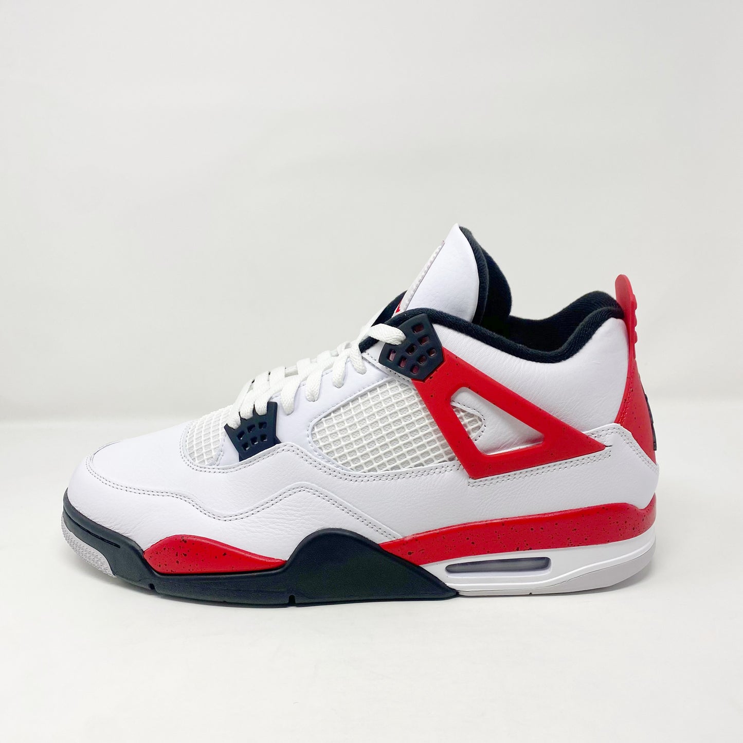 Jordan Retro 4 “Red Cement”