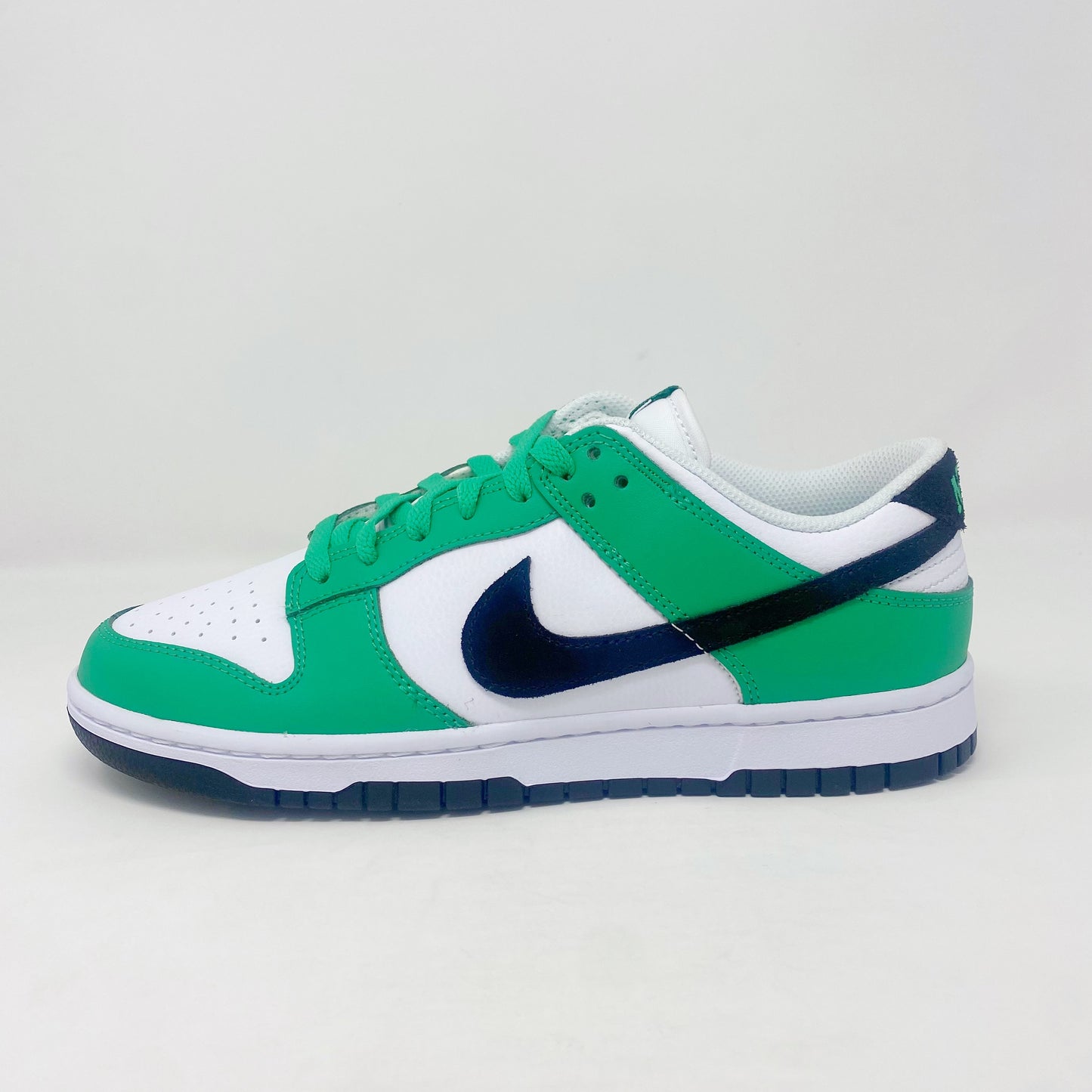 Nike Dunk Low “Stadium Green”