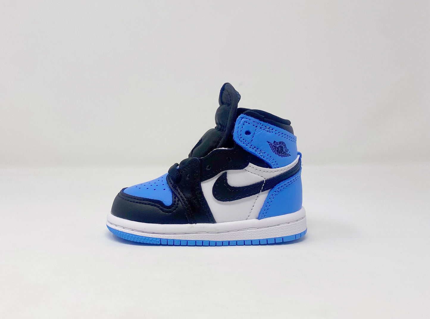 Jordan 1 High OG “UNC Toe” (TD)