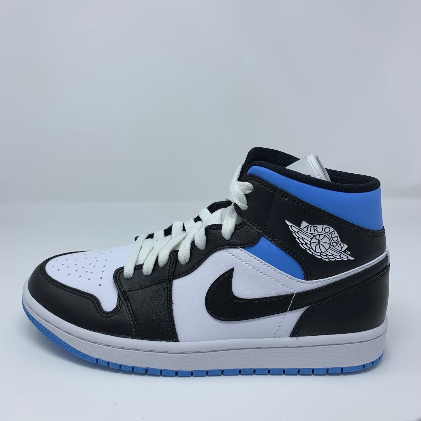 Jordan 1 Mid "University Blue" (W)