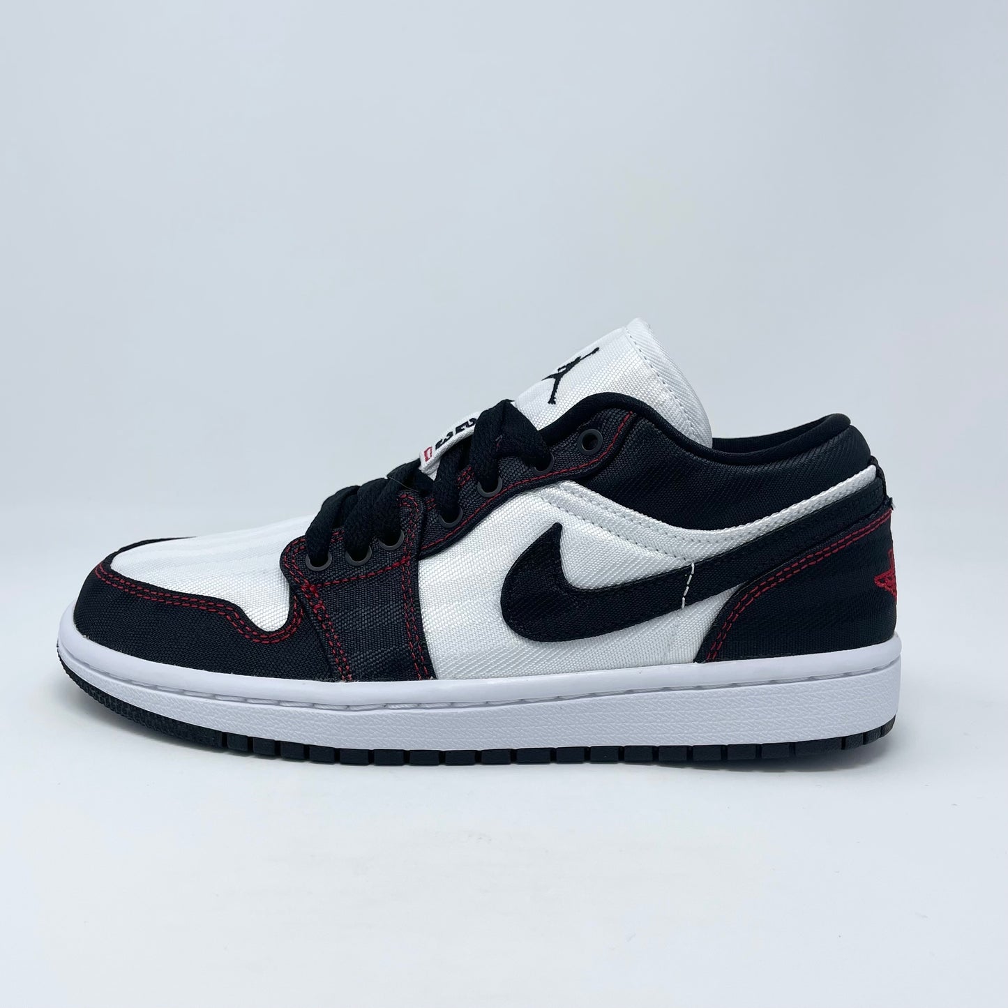 Jordan 1 Low "Black/Red Utility" (W)