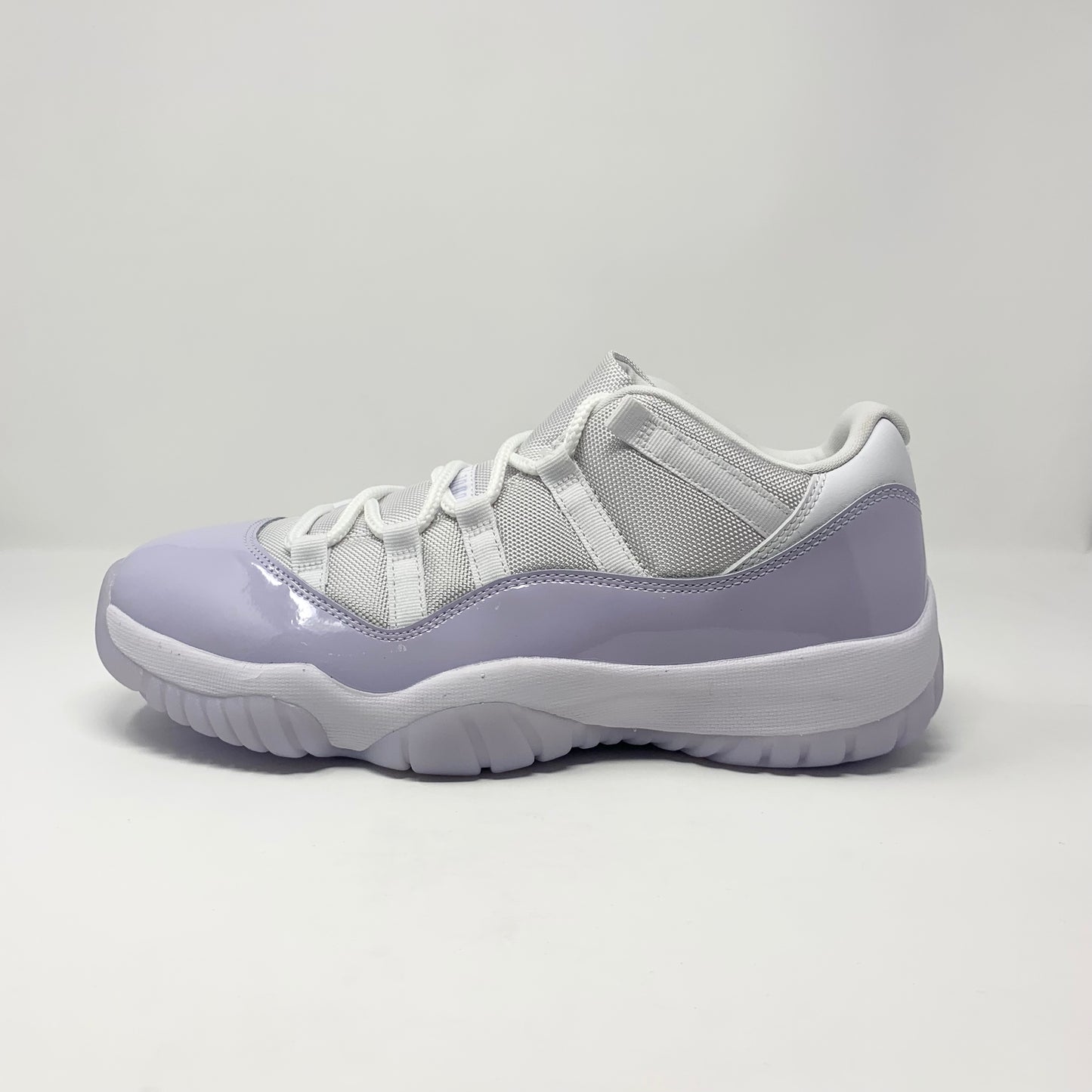 Jordan Retro 11 Low “Pure Violet” (W)