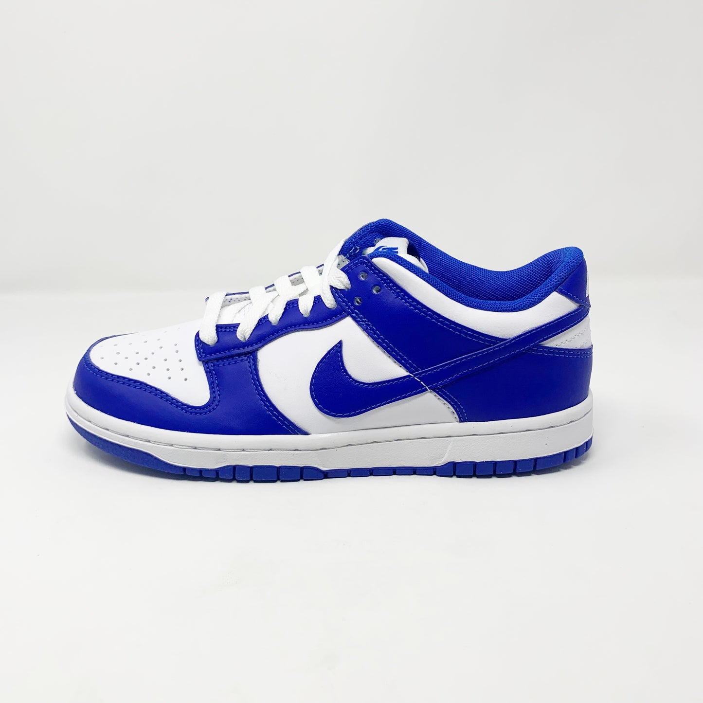 Nike Dunk Low “Kentucky” (GS)