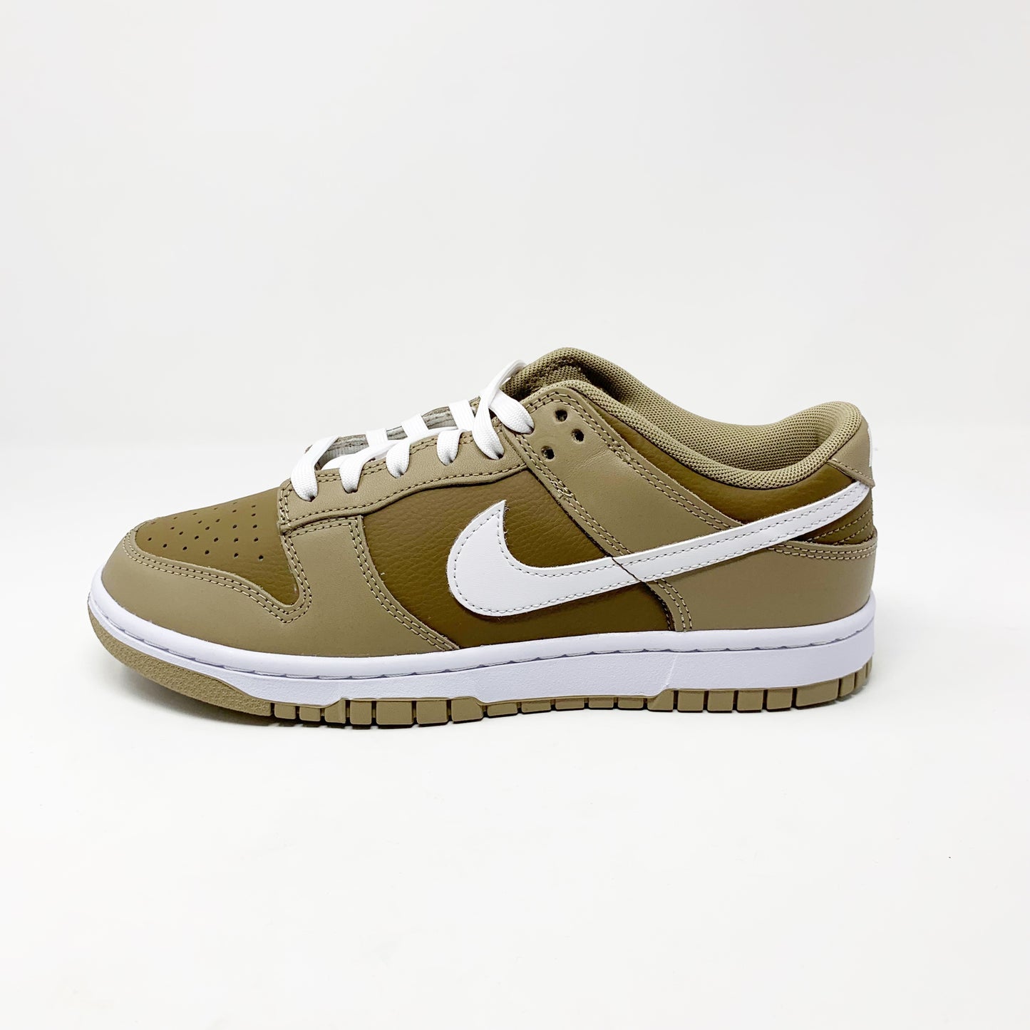 Nike Dunk Low “Light Mocha”