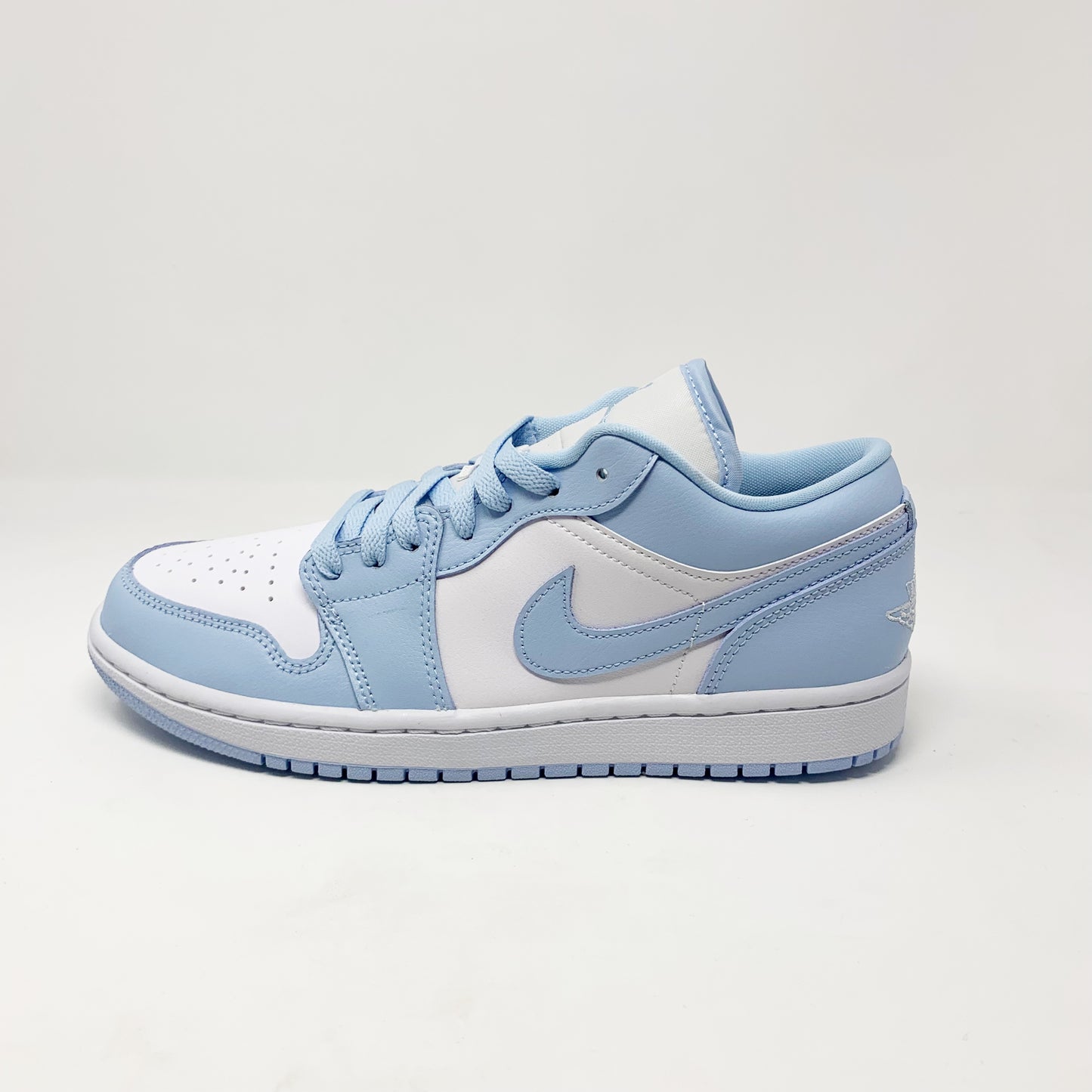 Jordan 1 Low “Aluminum” (W)