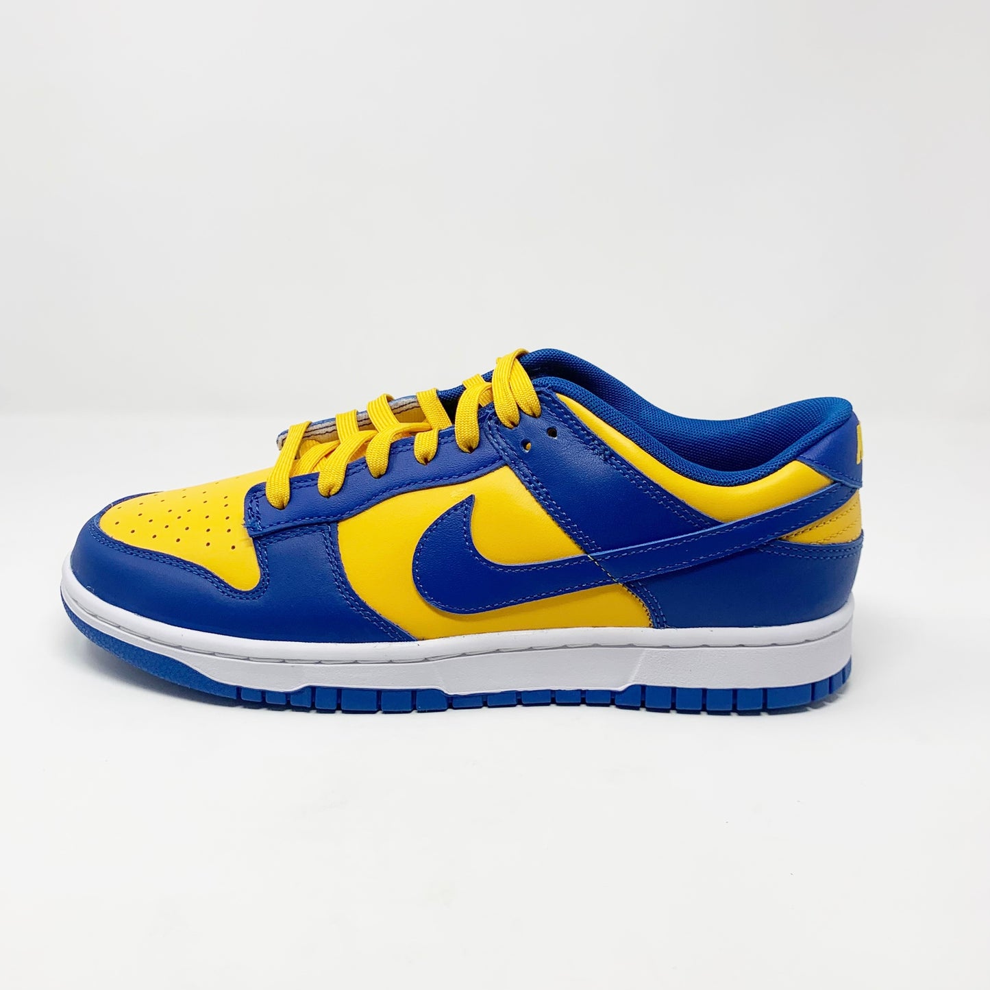 Nike Dunk Low “UCLA”