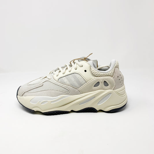 Yeezy 700 “Analog”